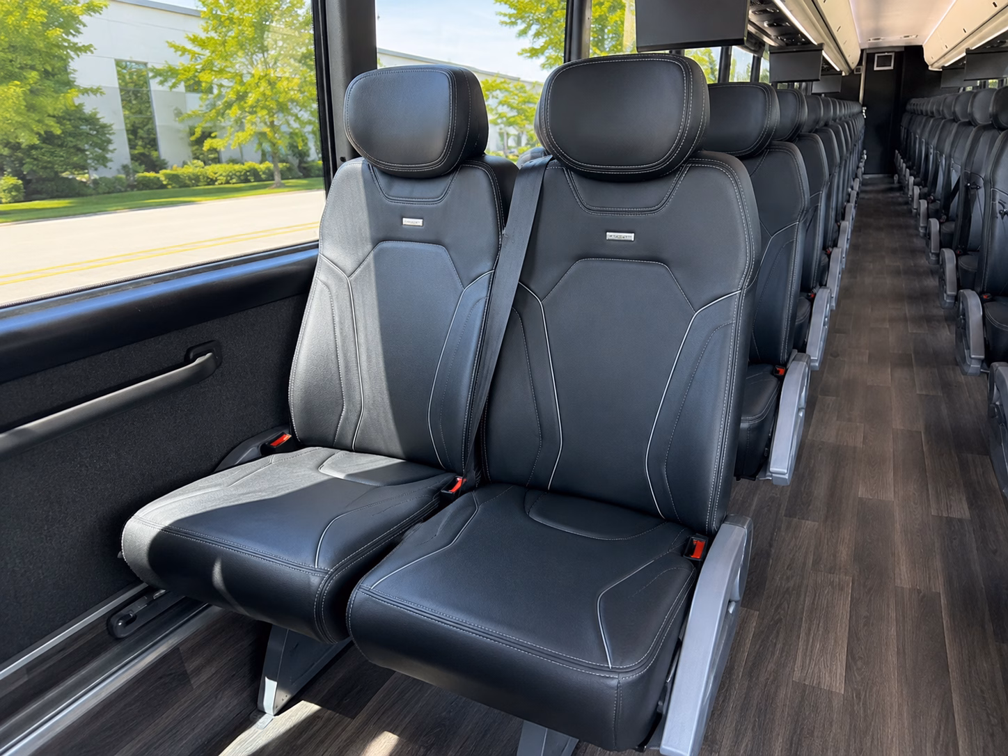 browse charter buses for long distance trips to commanders and nationals games
