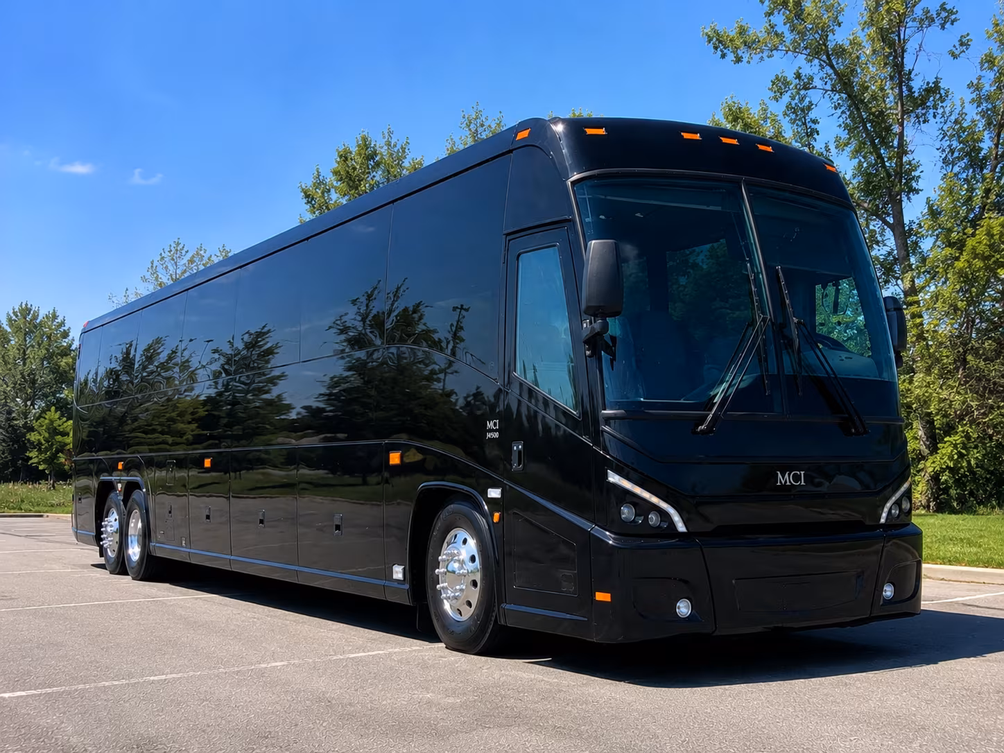 chesapeakecharterbuscompany com is the easy way to reach colonial williamsburg and jamestown from chesapeake
